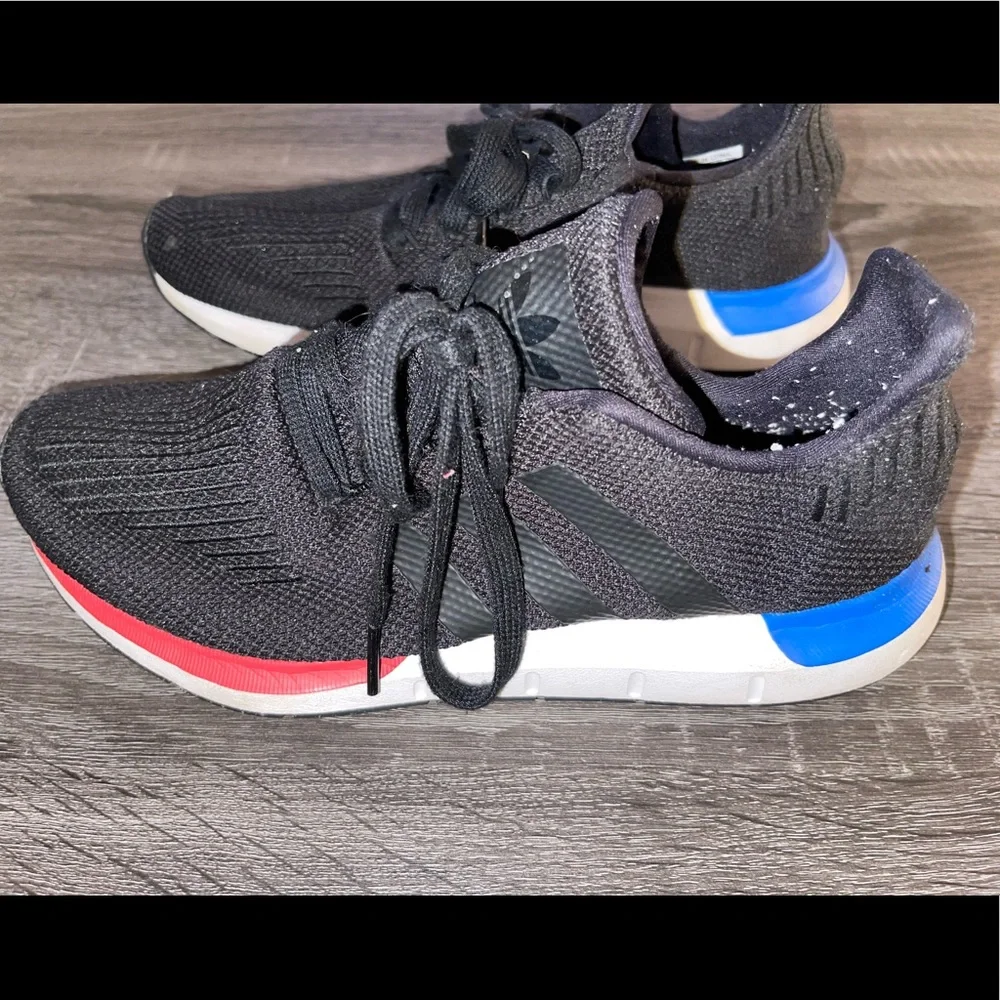 Adidas Sneakers size 6 - Picture 2 of 7